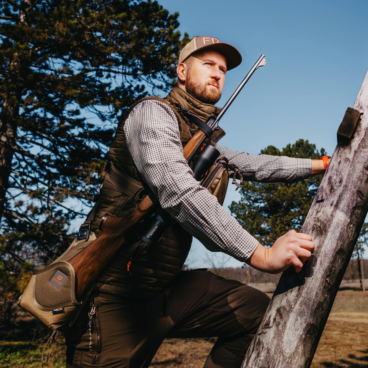 Hands free rifle carry system hunting vest the Integrator by Saltstone